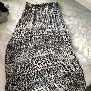 Long Flowy American Eagle Skirt With Side Slit